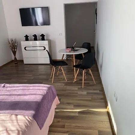 Apartment Mara 2 *